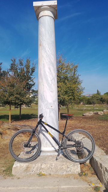 Použité Kona Honzo ESD 2023 2023 Mountainbike — obrázek 5 z 5