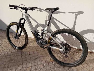 Tweedehands Orbea WILD M20 2024 2024 Mountainbike — afbeelding 2 van 11