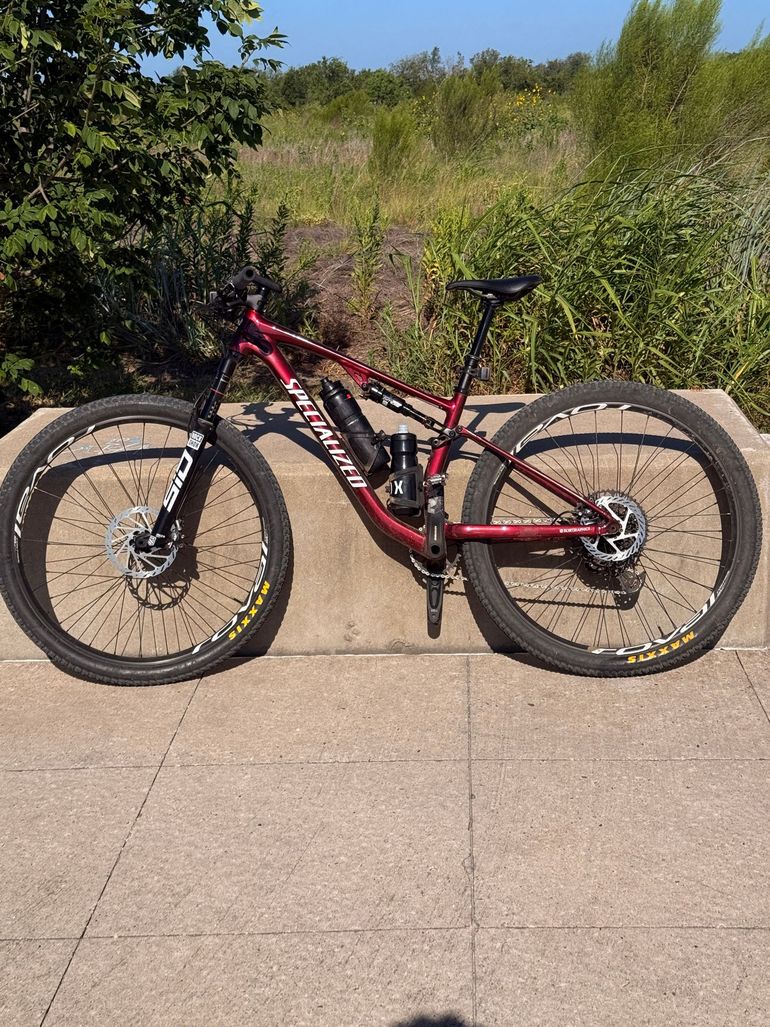 Used Specialized Chisel 2025 2025 Mountainbike, Red, 29 — image 1 of 6