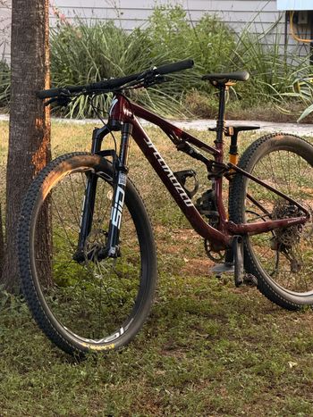 Used Specialized Chisel 2025 2025 Mountainbike, Red, 29 — image 3 of 6