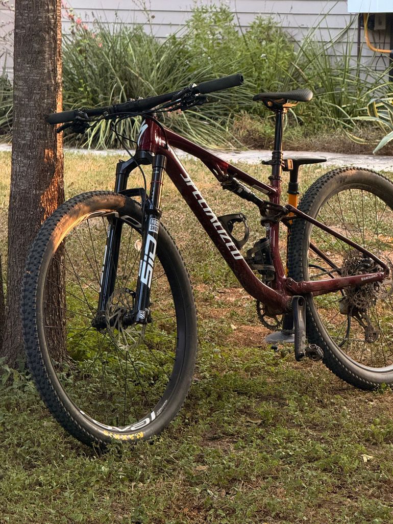 Used Specialized Chisel 2025 2025 Mountainbike, Red, 29 — image 3 of 6