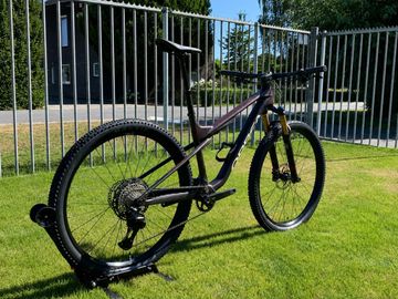 Gebrauchtes Orbea Oiz M20 2027 2027 Mountainbike, Rot, 29 — Bild 2 von 11