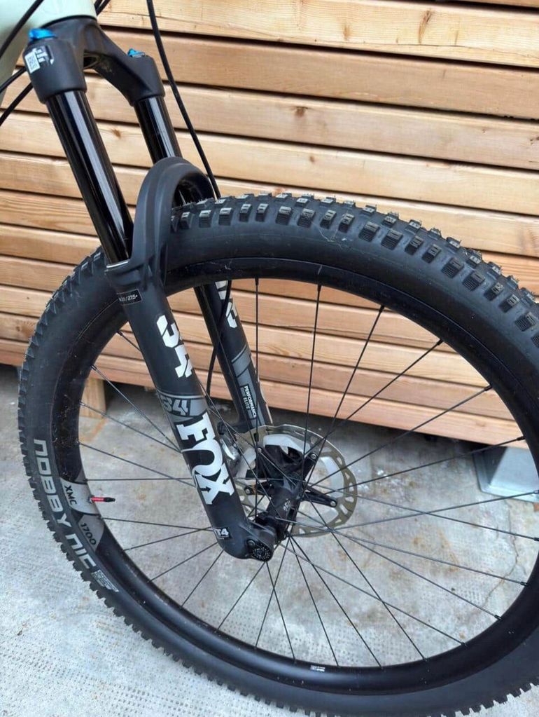 Canyon Neuron CF 9 2022 2022 Mountainbike usato, Bianco — immagine 3 di 6