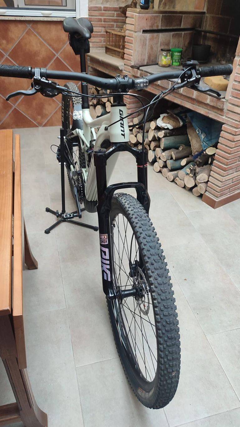 Gebrauchtes Giant Stance E+ 1 Pro 2022 2022 Mountainbike, Grün — Bild 2 von 3