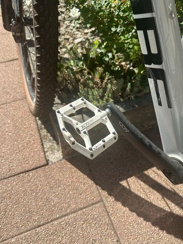 CUBE REACTION C:62 PRO 2022 2022 Mountainbike de segunda mano, Blanco — imagen 4 de 17