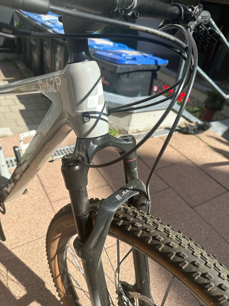 Używany CUBE REACTION C:62 PRO 2022 2022 Mountainbike — zdjęcie 10 z 17