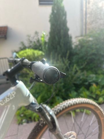 CUBE REACTION C:62 PRO 2022 2022 Mountainbike de segunda mano, Blanco — imagen 9 de 17