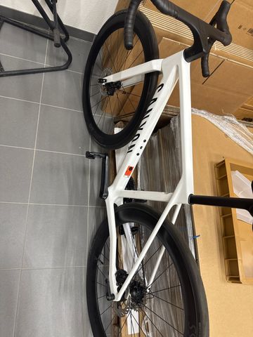 Brugt Canyon Ultimate CF 7 Di2 AERO 2026 2026 Road & Gravel — billede 4 af 5