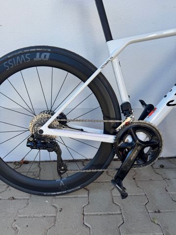 Brugt Canyon Ultimate CF 7 Di2 AERO 2026 2026 Road & Gravel — billede 2 af 5