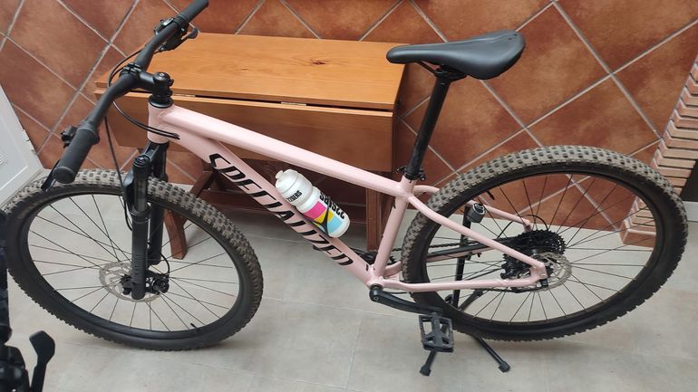 Specialized Rockhopper Elite 2021 2021 Mountainbike usato, Viola — immagine 2 di 3