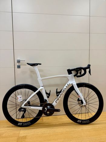 Käytetty Pinarello DOGMA F DURA ACE Di2 2026 2026 Road & Gravel