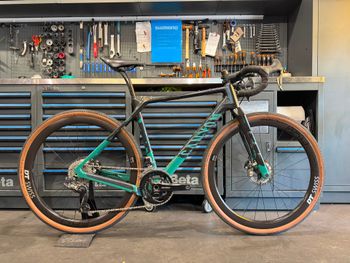 Canyon Grizl CF SLX 8 Di2 2023 2023 Road & Gravel usato