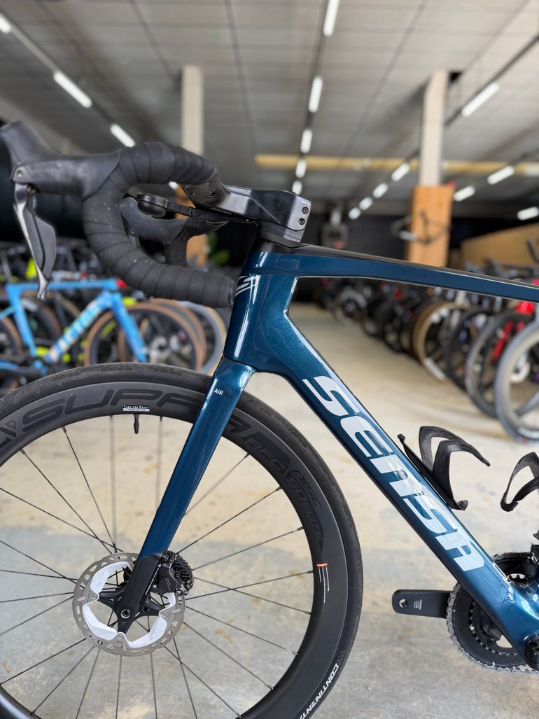 Brugt Sensa Giulia GF Di2 2024 2024 Road & Gravel — billede 19 af 24