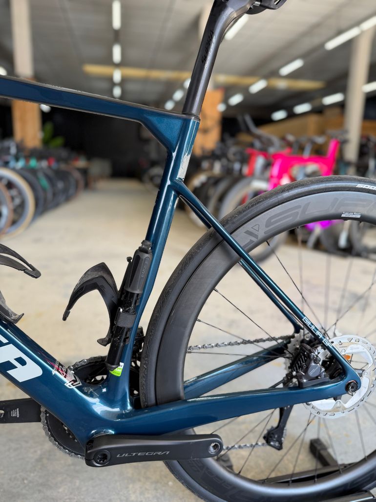 Brugt Sensa Giulia GF Di2 2024 2024 Road & Gravel — billede 21 af 24
