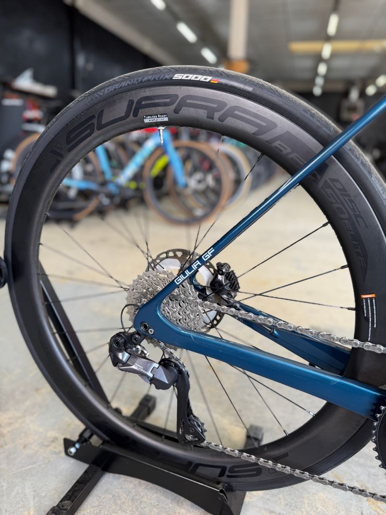 Brugt Sensa Giulia GF Di2 2024 2024 Road & Gravel — billede 9 af 24
