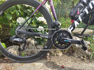 Factor O2 - SRAM Force w/ Power Meter 2025 Frameset 2025 Road & Gravel usato, Viola — immagine 3 di 3