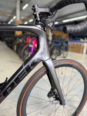 Trek Domane SL 7 2022 2022 Road & Gravel usato, Nero — immagine 4 di 24