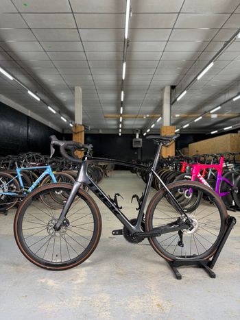 Trek Domane SL 7 2022 2022 Road & Gravel usato, Nero — immagine 17 di 24
