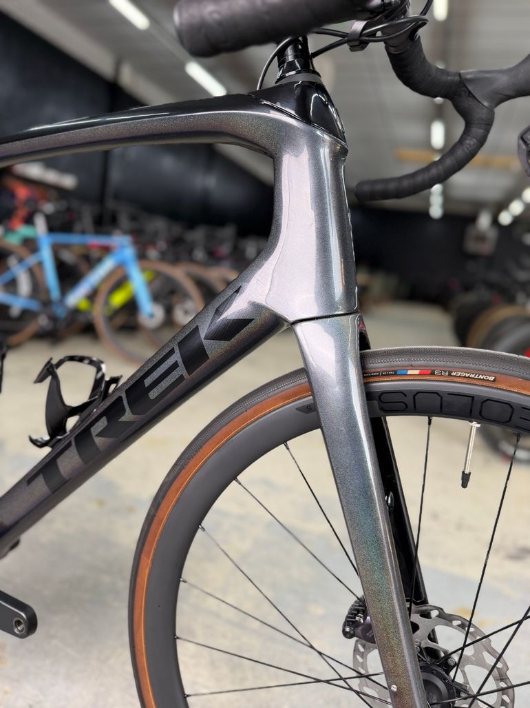 Trek Domane SL 7 2022 2022 Road & Gravel usato, Nero — immagine 5 di 24