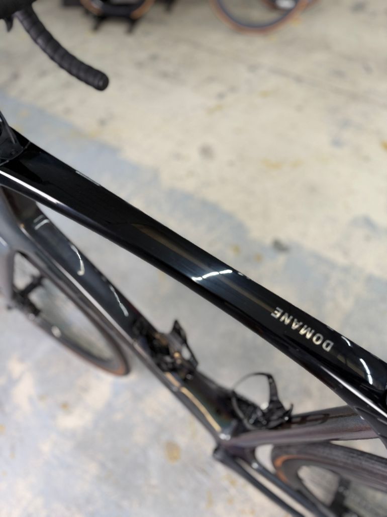 Trek Domane SL 7 2022 2022 Road & Gravel usato, Nero — immagine 22 di 24