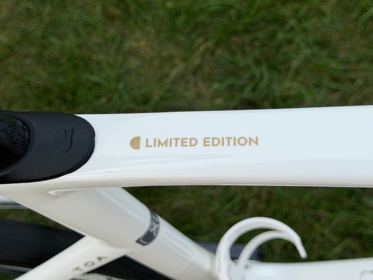 Used Chapter2 TOA Shimano Ultegra Di2 2026 Road & Gravel, White — image 5 of 11