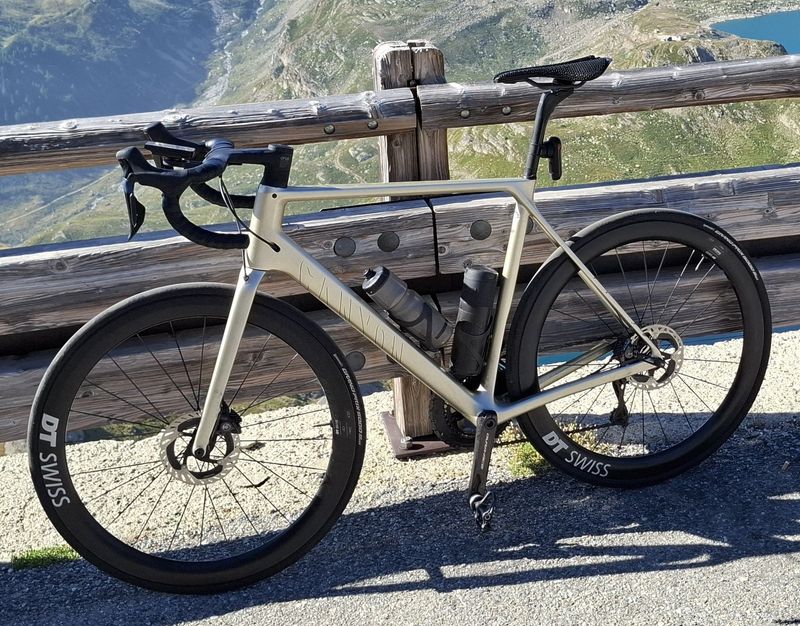 Używany Canyon Ultimate CFR Disc Aero 2022 2022 Road & Gravel