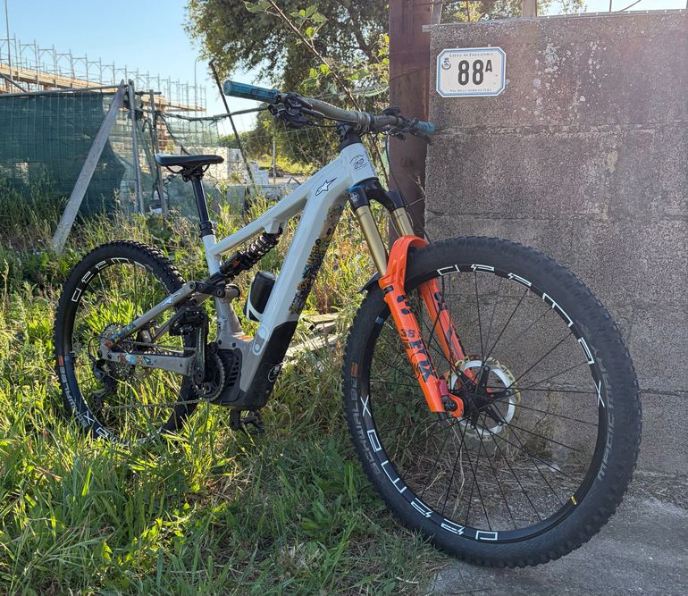 Focus SAM² 6.9 2023 2023 Mountainbike usato, Grigio chiaro — immagine 4 di 4
