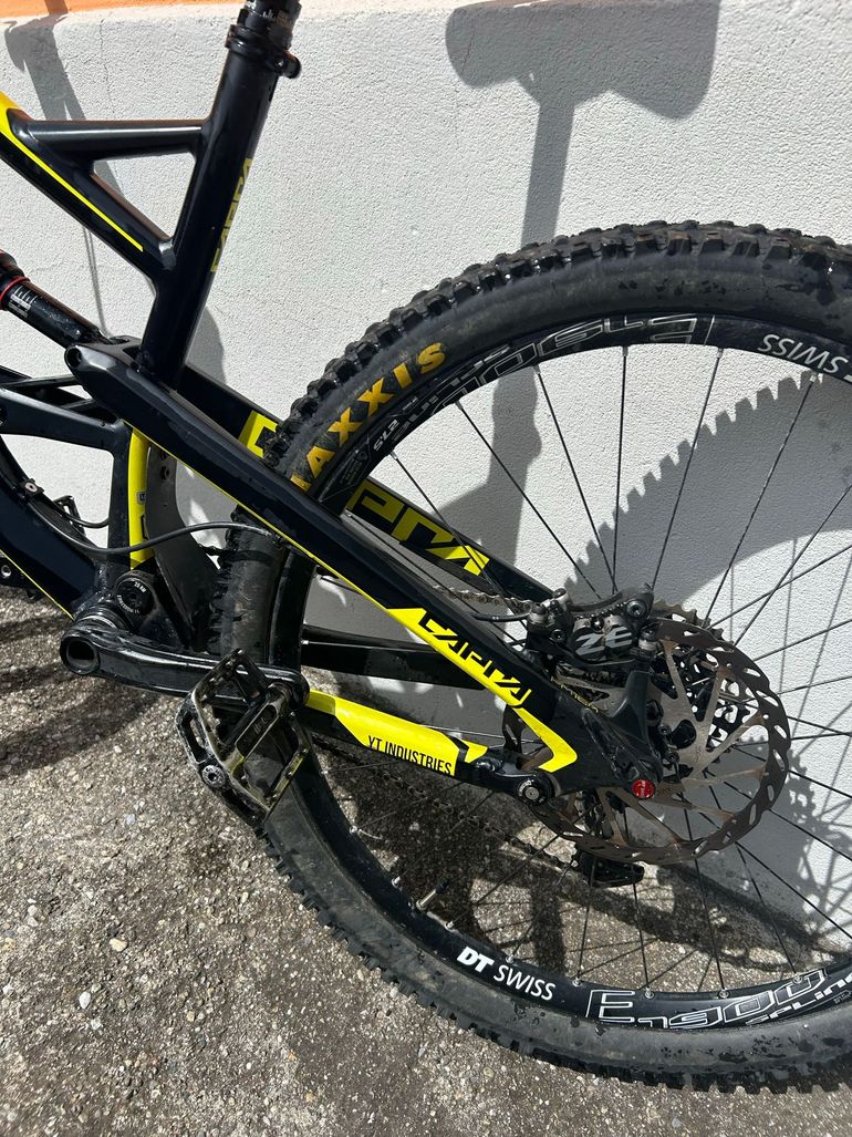 Used YT Custom Shimano Ultegra 2017 Mountainbike, Black — image 3 of 5
