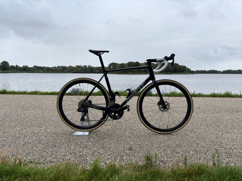Używany Giant Tcr Shimano 105 Di2 2025 Road & Gravel