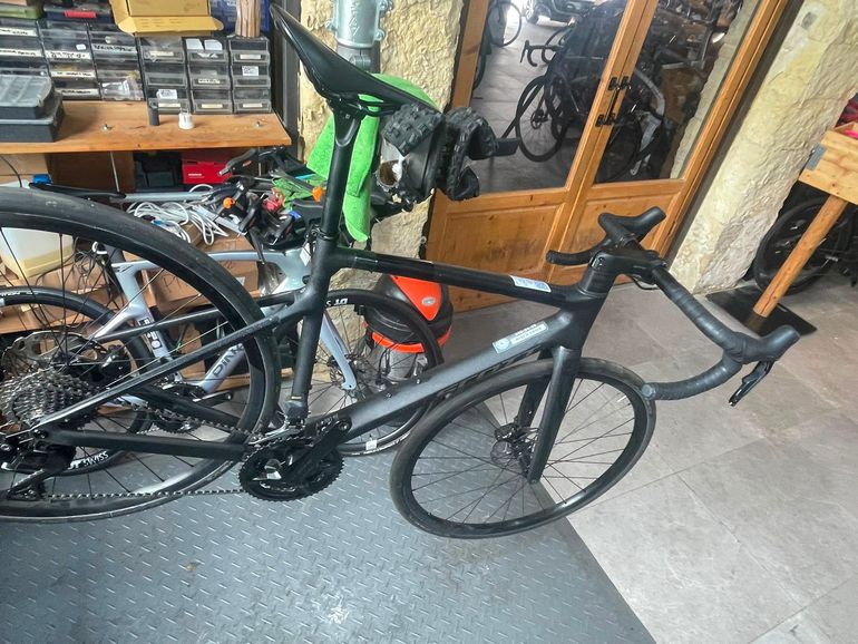 Scott Addict 40 2025 2025 Road & Gravel usato, Nero — immagine 4 di 6