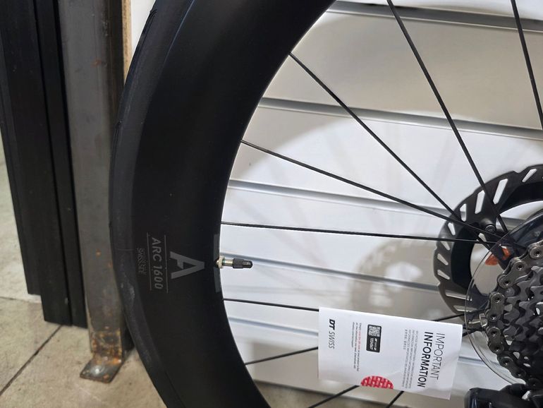Used Merida Reacto Shimano Dura Ace Di2 2027 Road & Gravel, Light Gray — image 2 of 8