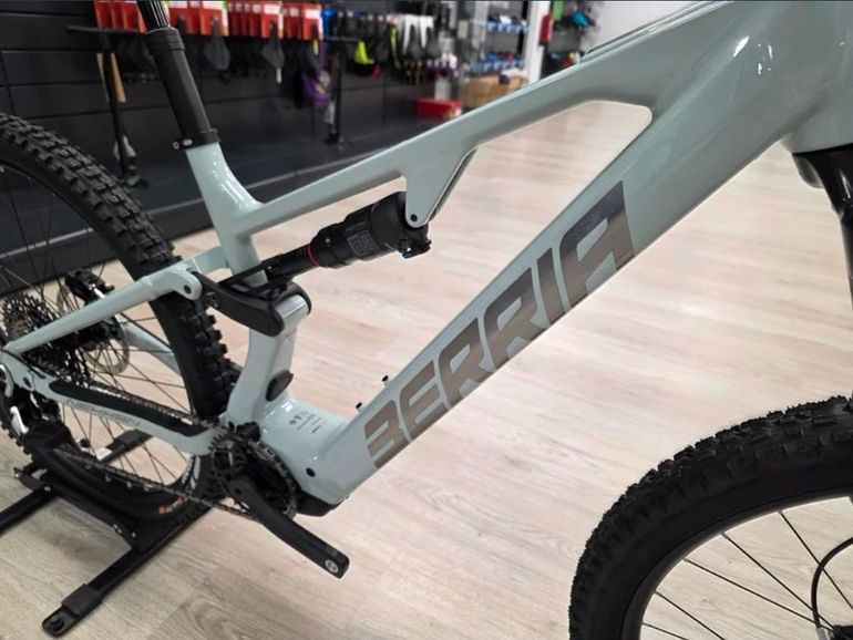 Berria NEXXEN ADV+ E90 2026 2026 Mountainbike usato, Grigio chiaro — immagine 4 di 6