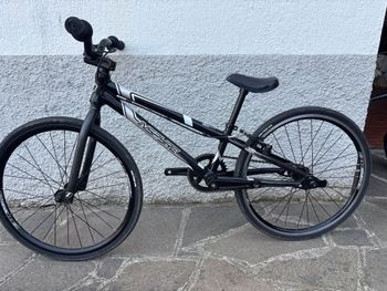INSPYRE Custom Single Speed / Fixed Gear 2022 Youth usato, Nero — immagine 1 di 6