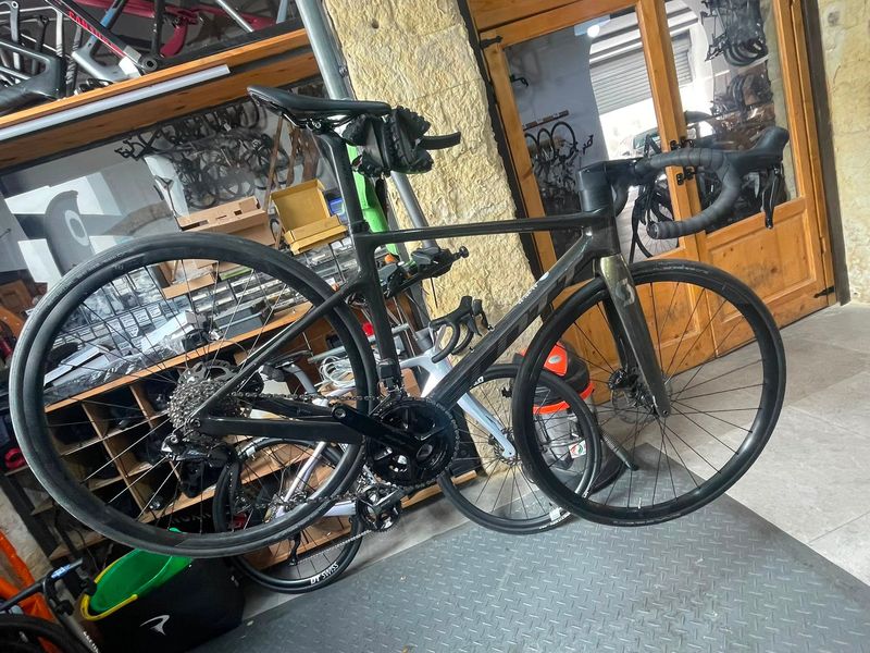 Used Scott Addict 40 RC 2024 Road & Gravel