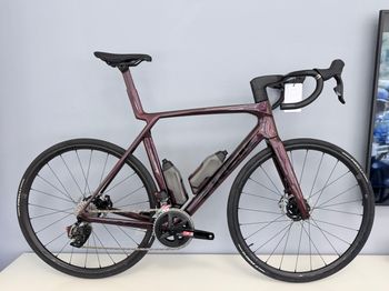 Used TREK Madone SLR 8 AXS Gen 8 2026 Road & Gravel