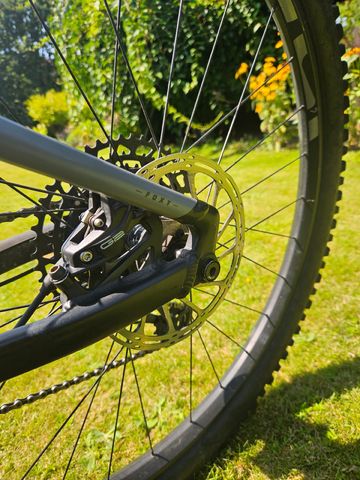 Used Mondraker FOXY 2023 2023 Mountainbike, Light Gray, 29 — image 14 of 18