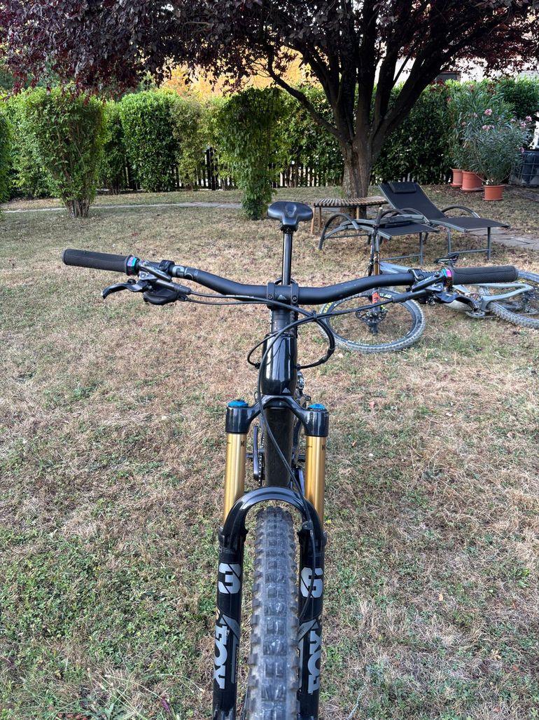 Brugt Canyon Torque Mullet CF 8 2022 2022 Mountainbike — billede 4 af 9