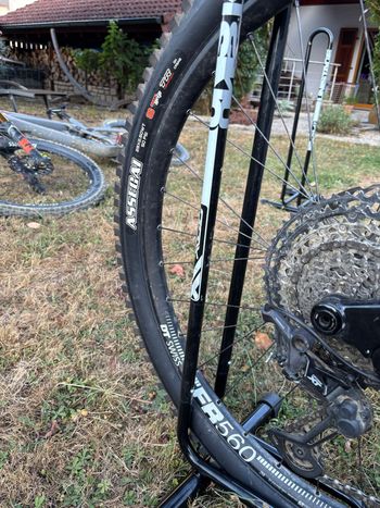 Brugt Canyon Torque Mullet CF 8 2022 2022 Mountainbike — billede 8 af 9
