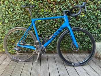 Używany Canyon Ultimate CF SL 8 Disc 2021 2021 Road & Gravel