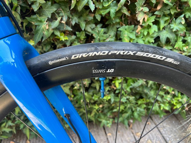 Brugt Canyon Ultimate CF SL 8 Disc 2021 2021 Road & Gravel — billede 5 af 11