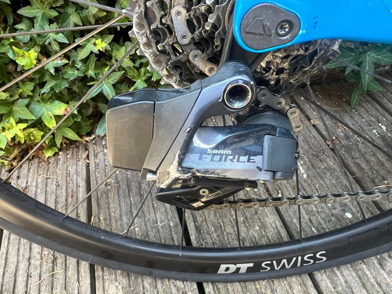 Brugt Canyon Ultimate CF SL 8 Disc 2021 2021 Road & Gravel — billede 2 af 11