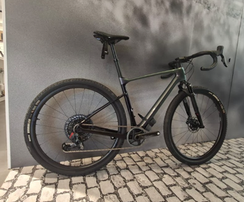 Used Giant Revolt X, Advanced Pro 0 2023 2023 Road & Gravel