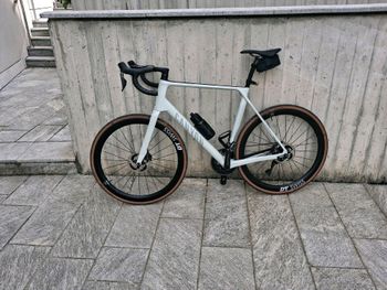 Brugt Canyon Endurace CFR Di2 2024 2024 Road & Gravel — billede 5 af 5