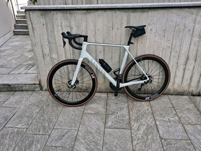Brugt Canyon Endurace CFR Di2 2024 2024 Road & Gravel — billede 5 af 5