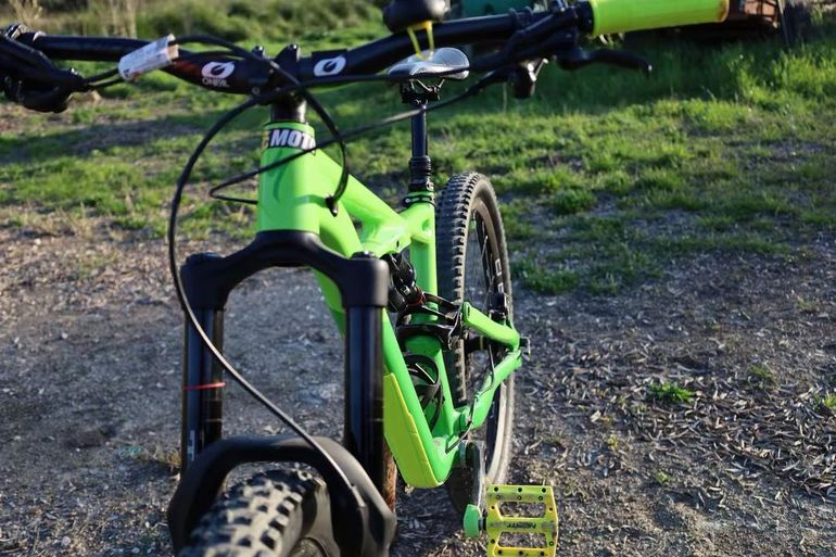 Specialized Enduro Comp 650b 2017 2017 Mountainbike de segunda mano, Verde — imagen 3 de 3