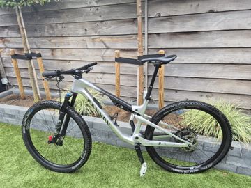 Gebrauchtes Canyon Lux Trail CF 7 2024 2024 MTB