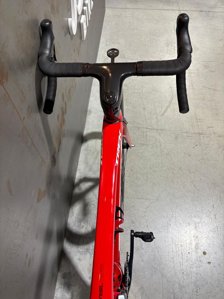 Used Trek Madone 9.9 2017 2017 Road & Gravel, Red — image 6 of 7