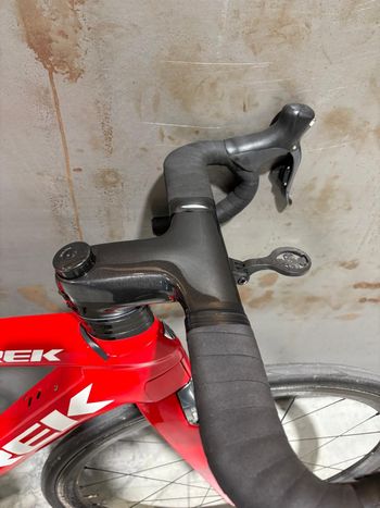 Used Trek Madone 9.9 2017 2017 Road & Gravel, Red — image 3 of 7