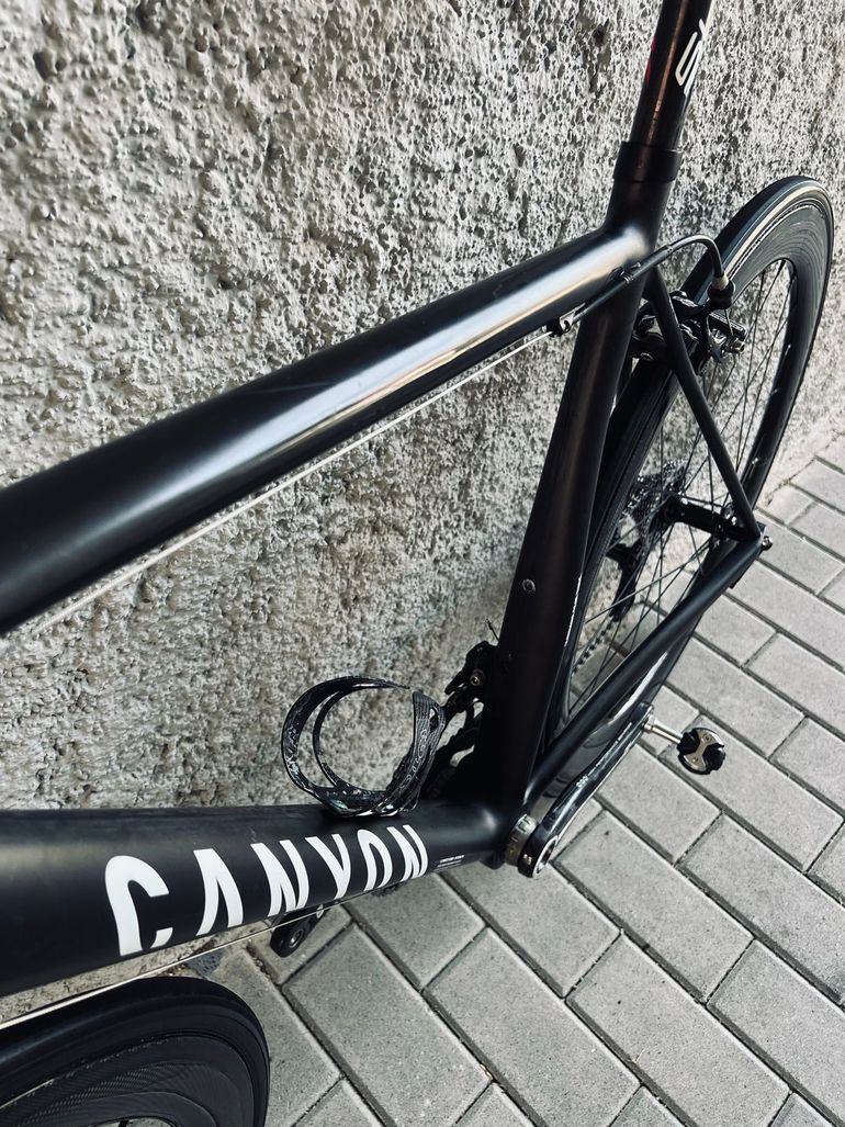 Canyon Ultimate Campagnolo Chorus 2017 Road & Gravel usato, Nero — immagine 16 di 23