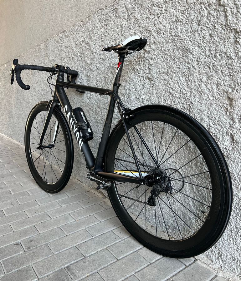 Canyon Ultimate Campagnolo Chorus 2017 Road & Gravel usato, Nero — immagine 3 di 23